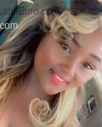 Date this foxy Dominican Republic girl Luz from Santo Domingo DO53935