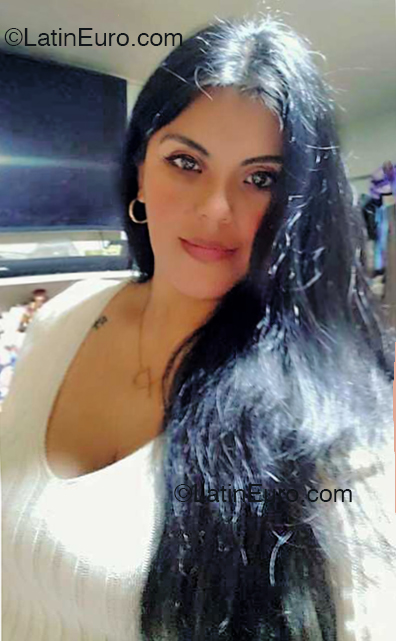 Date this exotic Peru girl Kassy from Lima PE2118