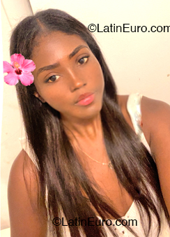 Date this charming Dominican Republic girl Wilta from Santo Domingo DO54009