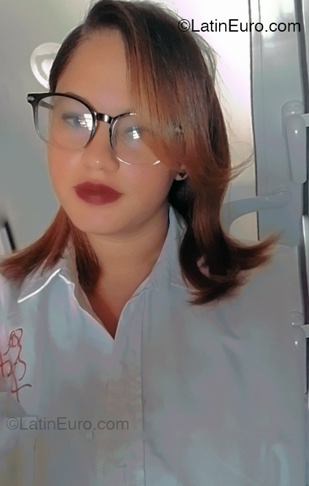 Date this nice looking Dominican Republic girl Gabriela from Santiago DO54027