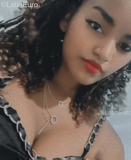 Date this georgeous Dominican Republic girl Agri from Puerto Plata DO54028