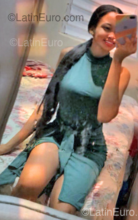 Date this passionate Dominican Republic girl Estefani from Gaspar Hernandez DO54103