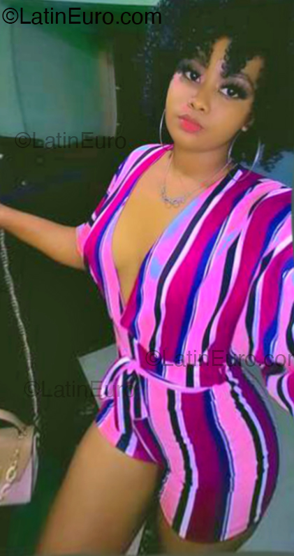 Date this fun Dominican Republic girl Yenni from Santo Domingo DO54403