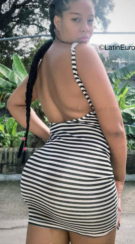 Date this delightful Dominican Republic girl Alejandra from Santiago DO54404