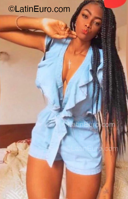 Date this lovely Colombia girl Lina from Cali CO33245