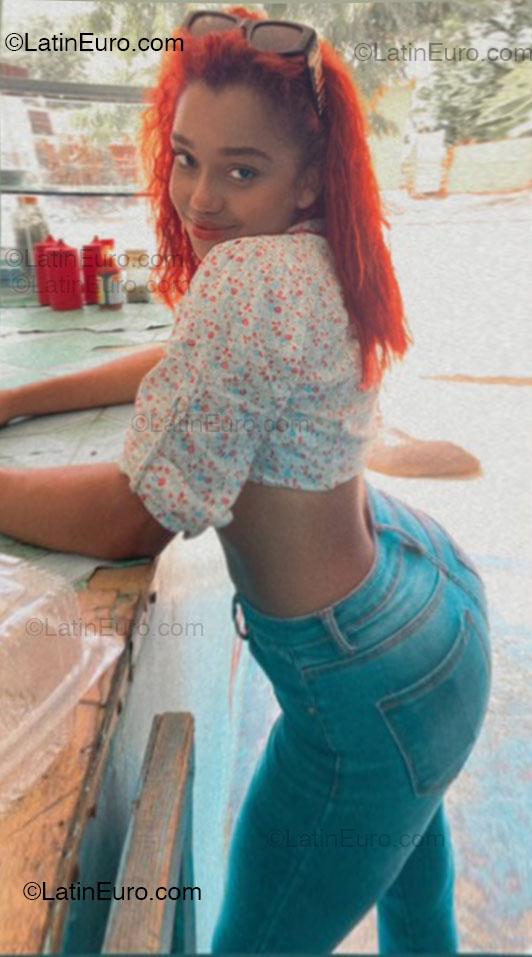 Date this happy Dominican Republic girl 8494080295 from Azua DO54454