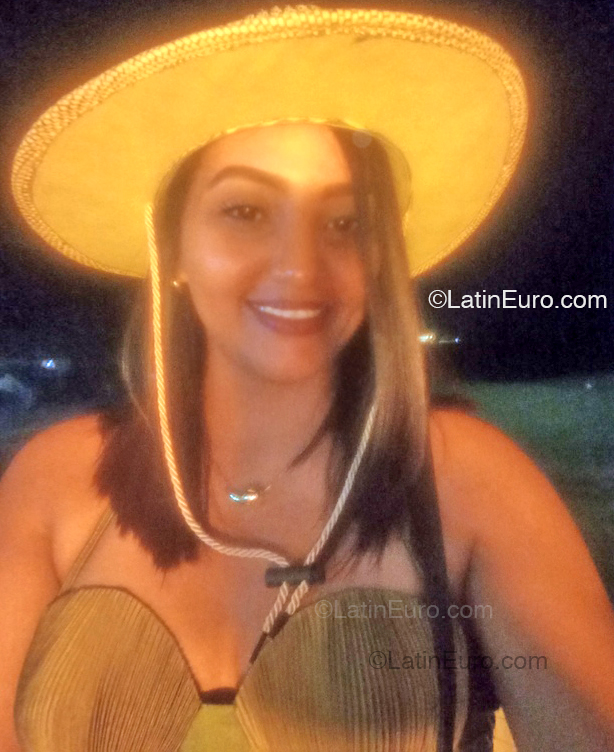 Date this good-looking Dominican Republic girl Emeli from Puerto Plata DO54515
