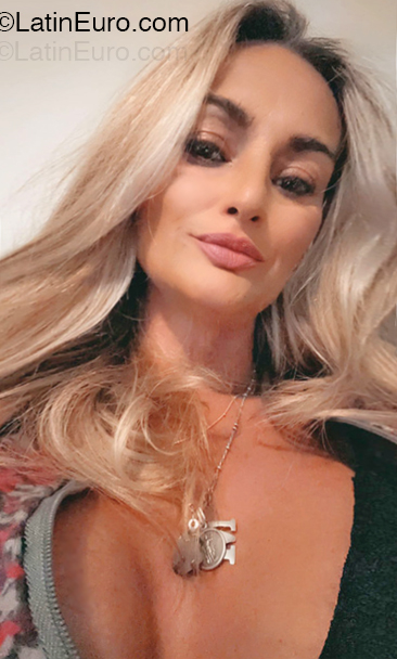 Date this sultry United States girl Melisa from Pompano Beach US24830