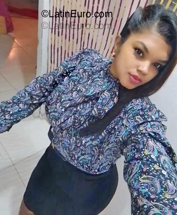 Date this good-looking Dominican Republic girl Melissa from Santo Domingo DO54679