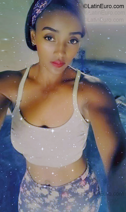 Date this funny Dominican Republic girl Franchesca from Santo Domingo DO54738