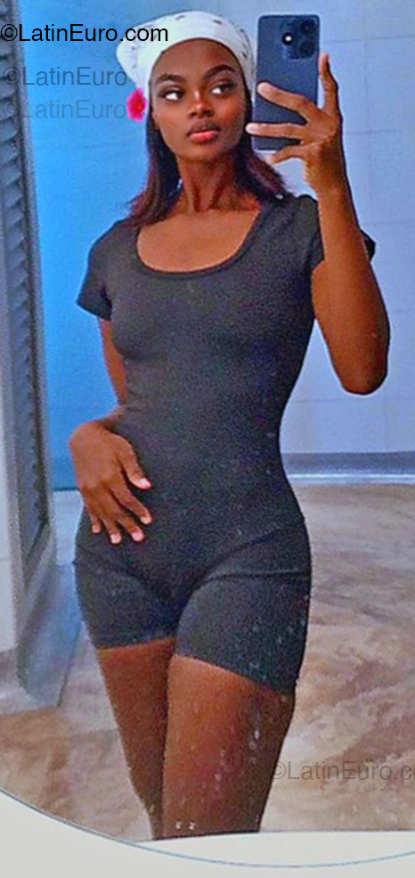 Date this fun Colombia girl Yurany from Villavicencio CO33291