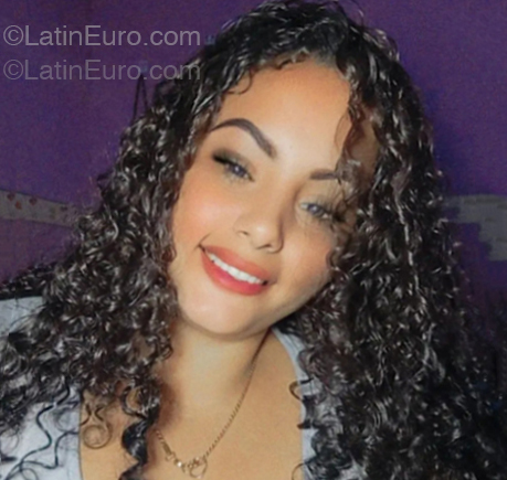 Date this young Venezuela girl Maria from Venezuela VE5271