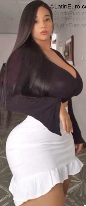 Date this stunning Colombia girl Candela from Cali CO33319