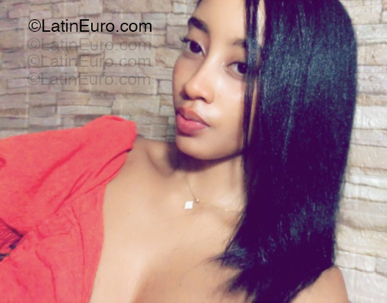 Date this sensual Panama girl Ary from Panama PA1417