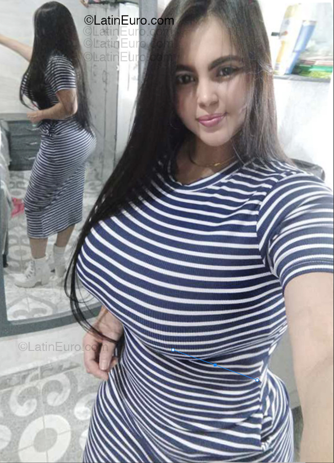 Date this foxy Venezuela girl Isamar from Zulia VE5297