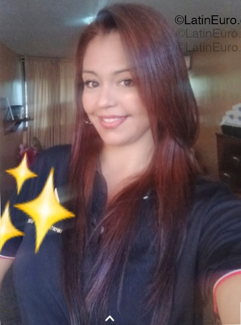 Date this pretty Venezuela girl Miam from Caracas VE5301