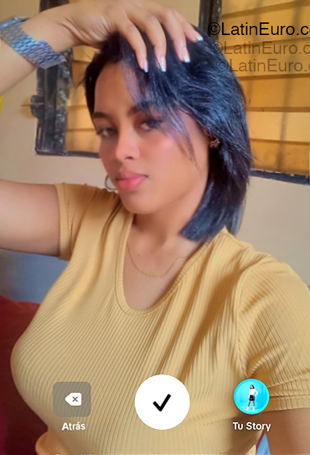Date this tall Dominican Republic girl Carolina from Santo Domgino DO55088