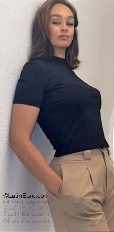 Date this delightful Spain girl Rosela from Barcelona ES922