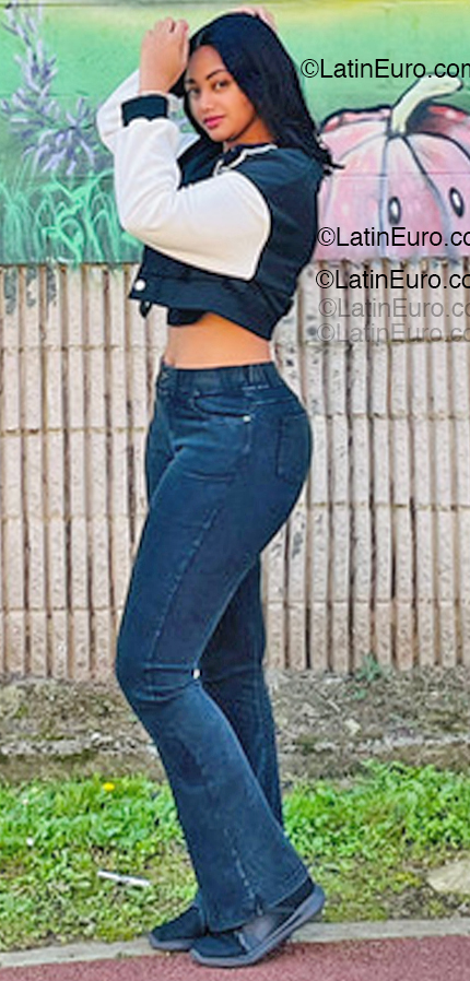 Date this hot Spain girl Dary from Gijon ES924