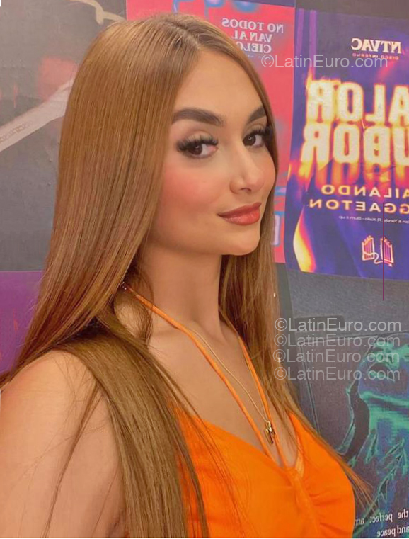 Date this nice looking Venezuela girl Maria from Maracaibo VE5306