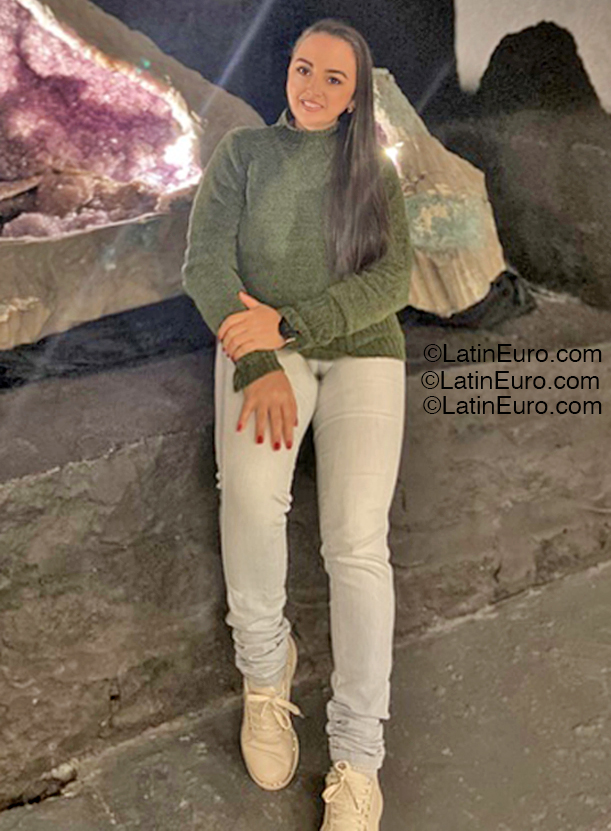 Date this pretty Brazil girl Mary from Manaus BR12365