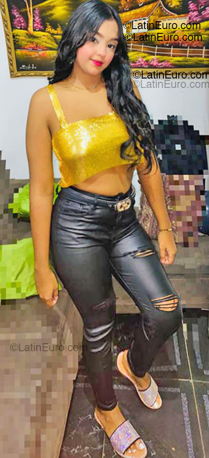 Date this athletic Venezuela girl Gabriela from Piritu VE5308