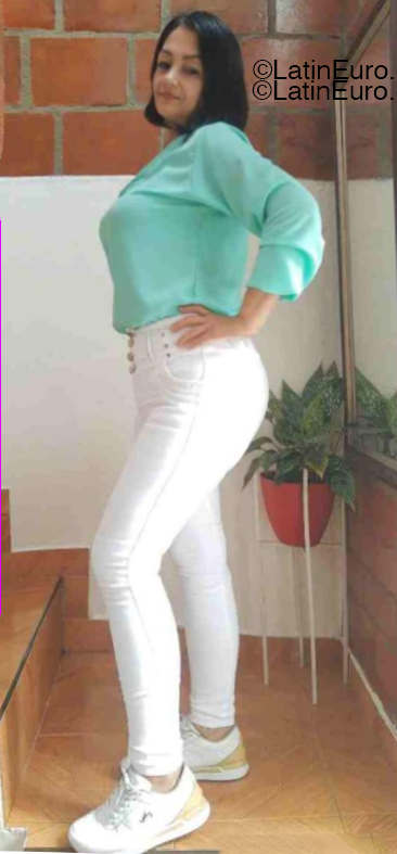 Date this hard body Colombia girl Mirian from Cali CO33367