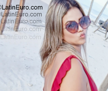 Date this happy Venezuela girl Katherin from Valencia VE5310