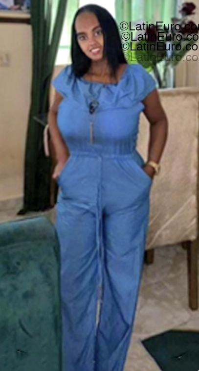 Date this happy Dominican Republic girl Yissel from La Altagracia DO55168