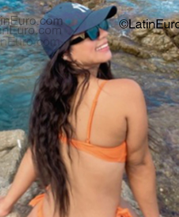 Date this sensual Colombia girl Yesenia from Ibague CO33390