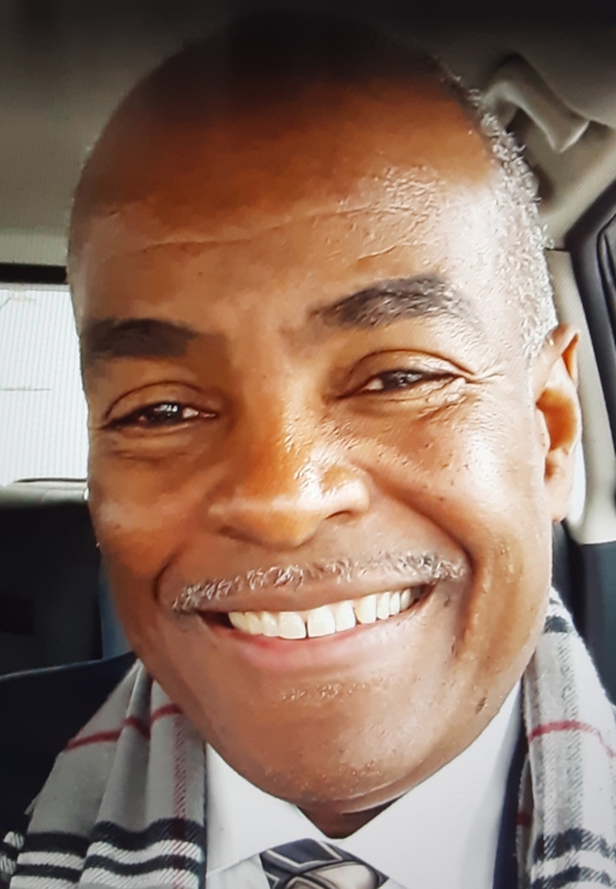 Date this funny United States man Amiel from Philadelphia US25106