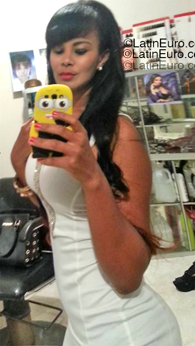Date this sensual Dominican Republic girl Marinelly from Santo Domingo DO55248