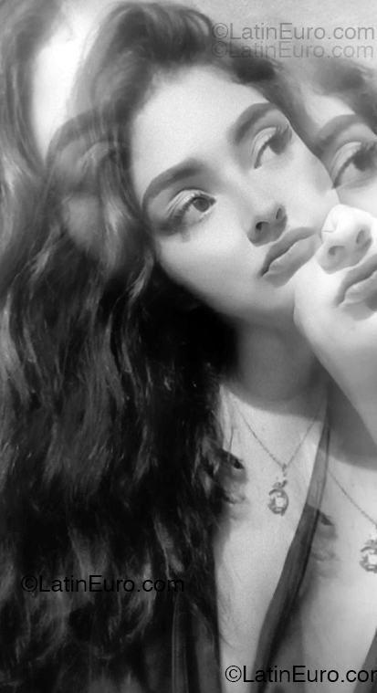 Date this athletic Colombia girl Dannie from Cali CO33400