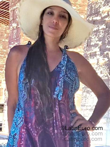 Date this pretty Colombia girl Karen from Neiva CO33402