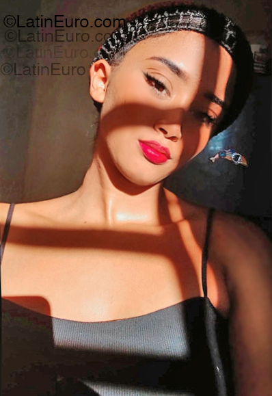 Date this good-looking Dominican Republic girl Elena from Santo Domingo DO55261