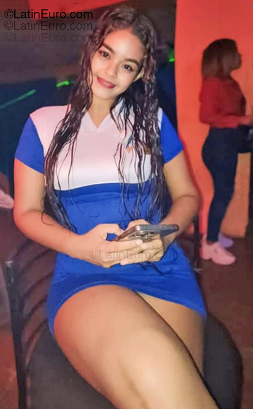 Date this hot Venezuela girl Saraith from Anzoategui VE5319