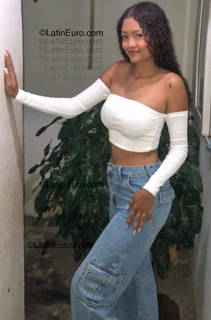 Date this cute Colombia girl Liz from Barranquilla CO33407