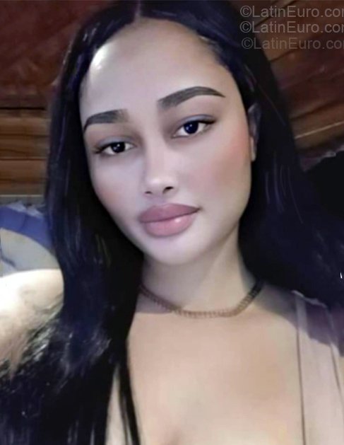 Date this attractive Dominican Republic girl Anyelina from Santiago DO55267