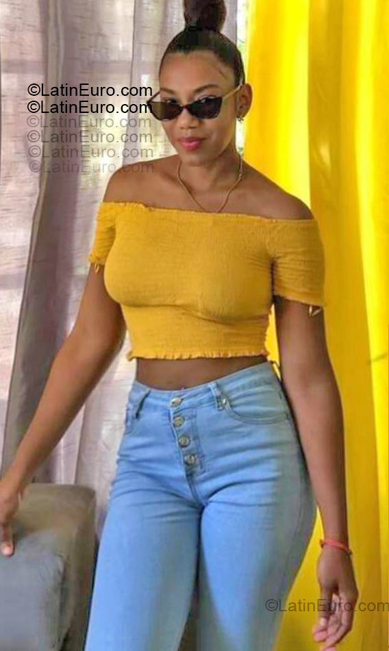 Date this beautiful Dominican Republic girl Alba from Puerto Plata DO55310