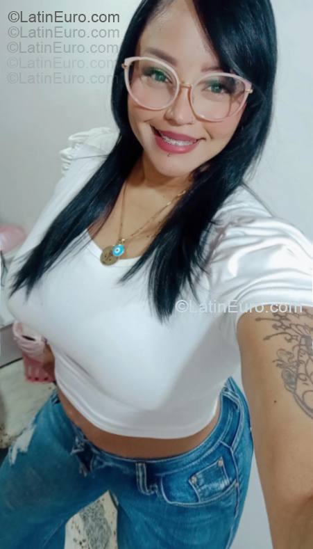 Date this georgeous Colombia girl Nohemi from Cucuta CO33433