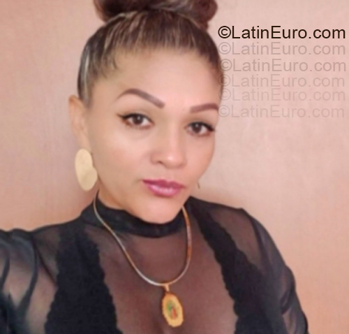 Date this lovely Colombia girl Latina from Bogota CO33441