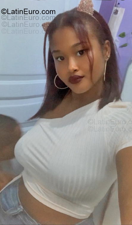 Date this beautiful Dominican Republic girl Langie from Santo Domingo DO55346