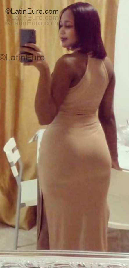 Date this young United States girl Sonia from USA DO55351