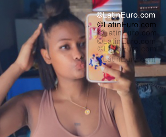 Date this pretty Dominican Republic girl Patricia from Bajos De Haina DO55412