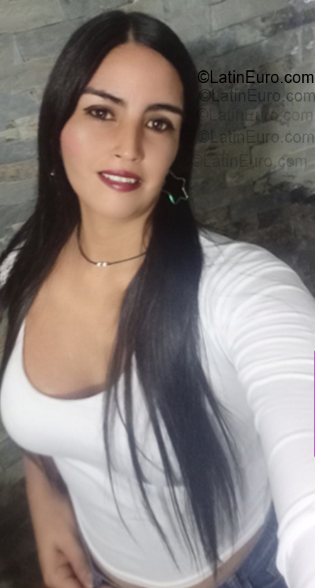Date this sultry Venezuela girl Liliana from Caracas VE5365