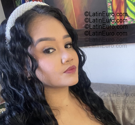 Date this foxy Colombia girl Anais from Bogota CO33482