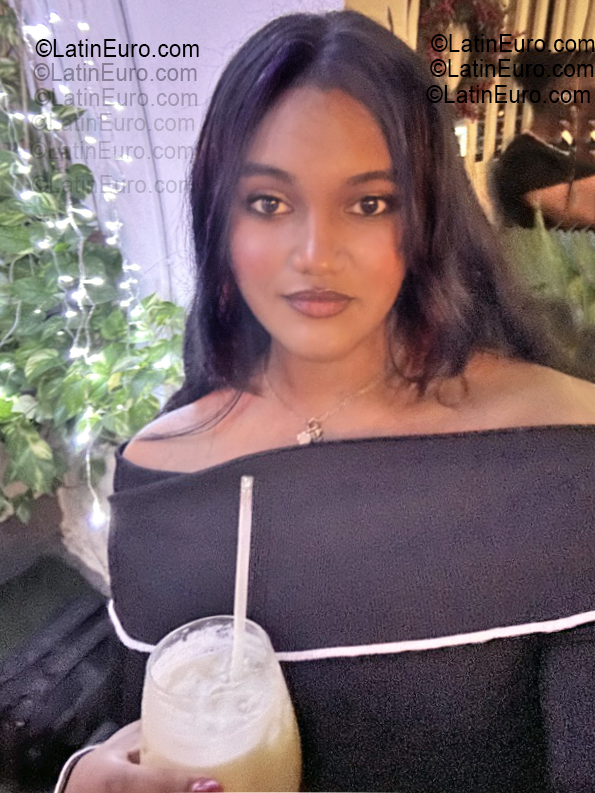 Date this hot Dominican Republic girl Ronie from Santo Domingo DO55504