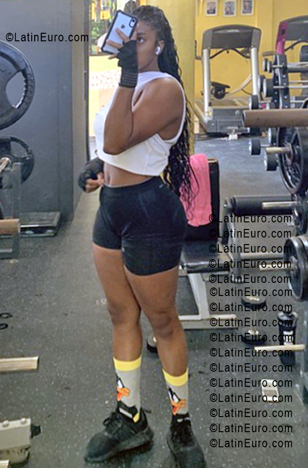 Date this voluptuous Dominican Republic girl Jennifer from Santo Domingo DO55560