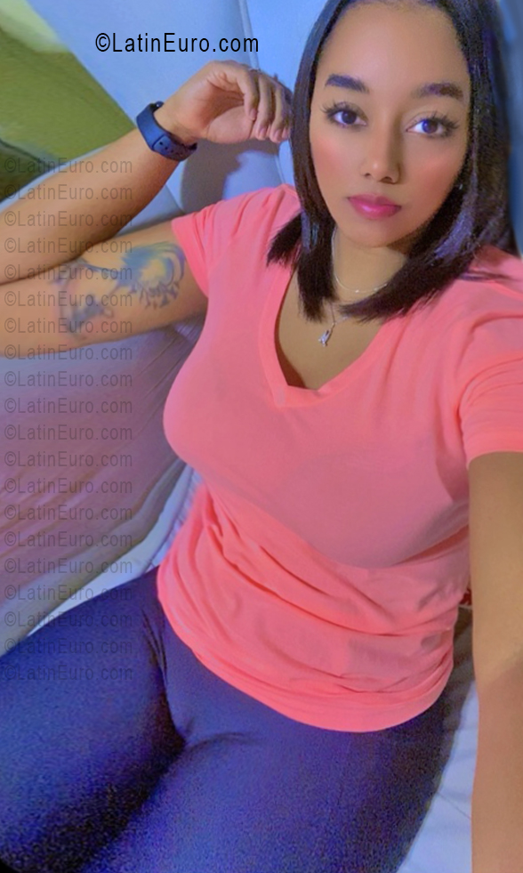 Date this exotic Dominican Republic girl Stefany from Santo Domingo DO55608
