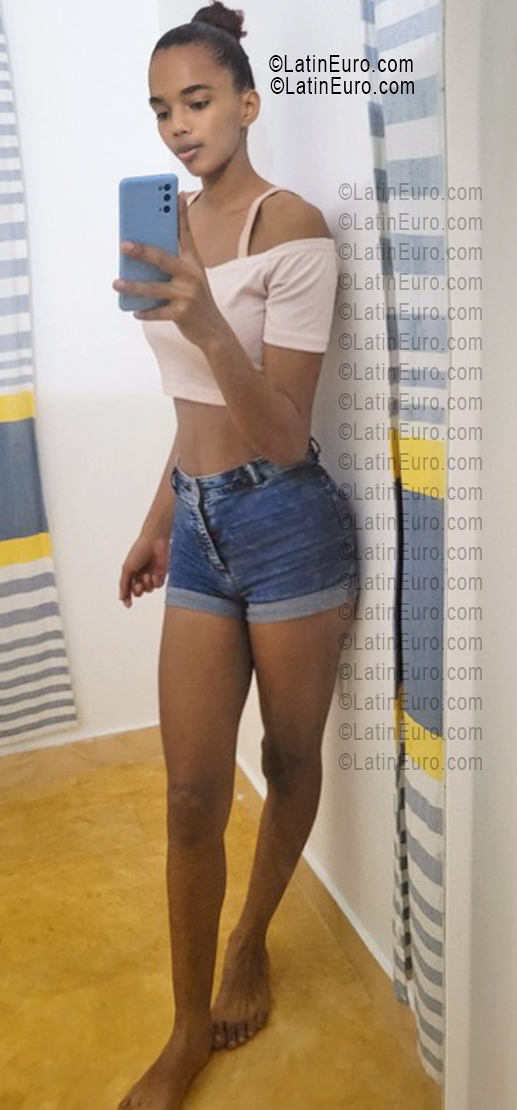 Date this fun Dominican Republic girl Anyis from La Altagracia DO55619
